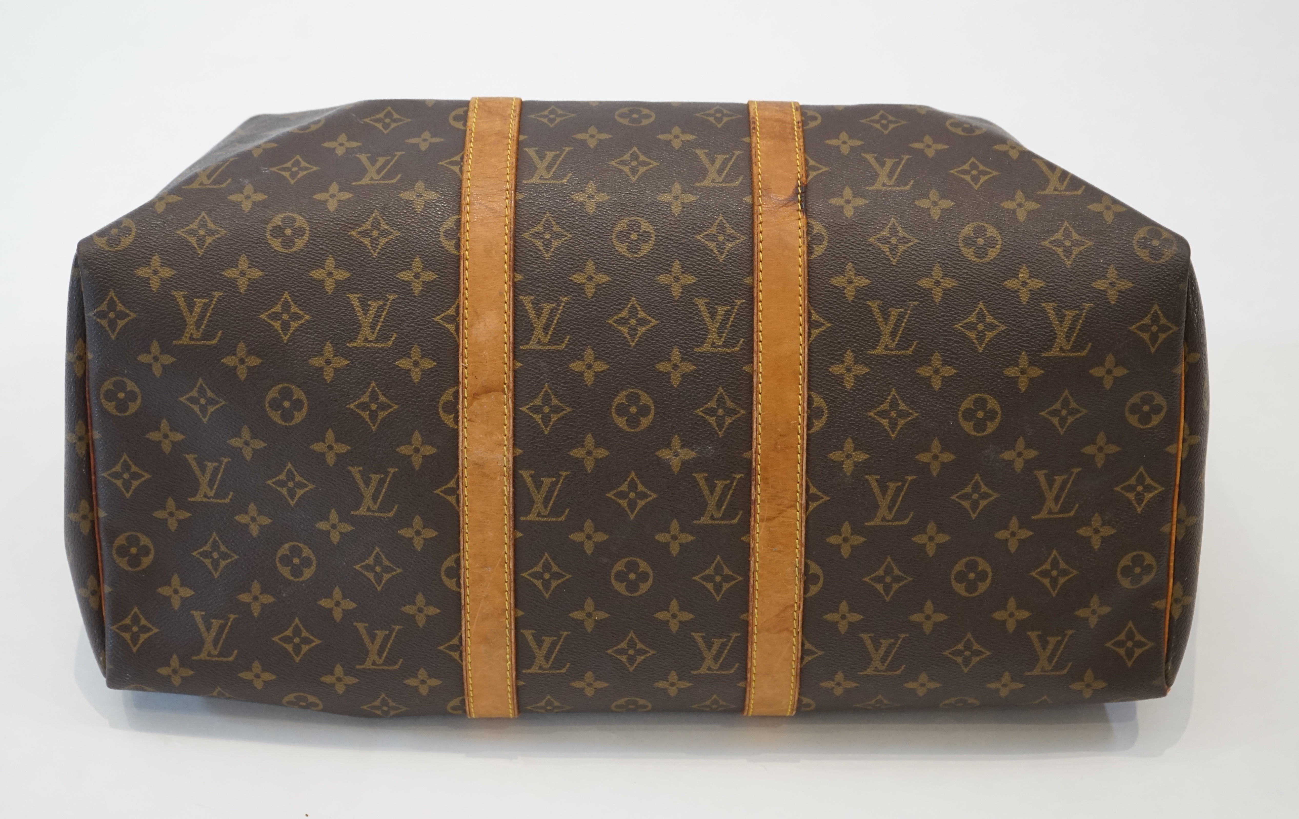 A Louis Vuitton Speedy 40 bag width 22cm, length 51cm, height 28cm